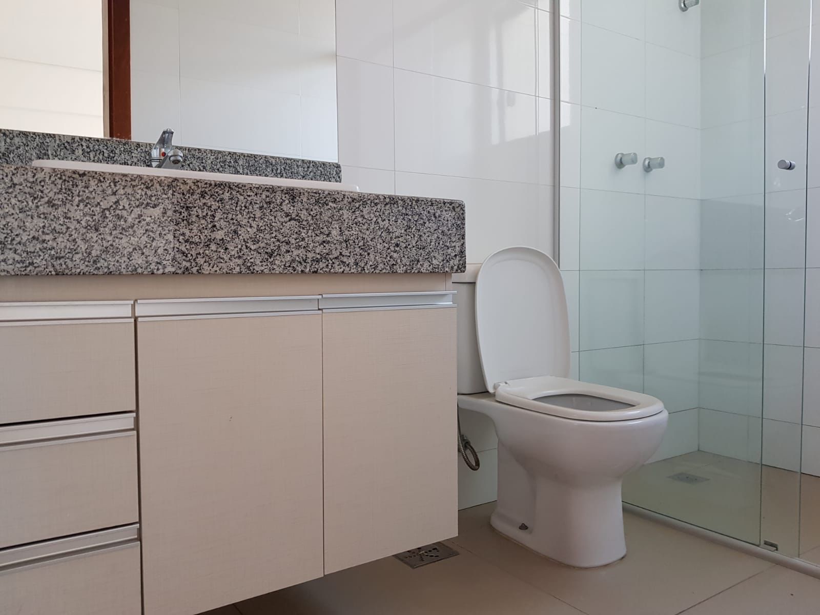 VENDO ÓTIMO APARTAMENTO NO SANTA HELENA